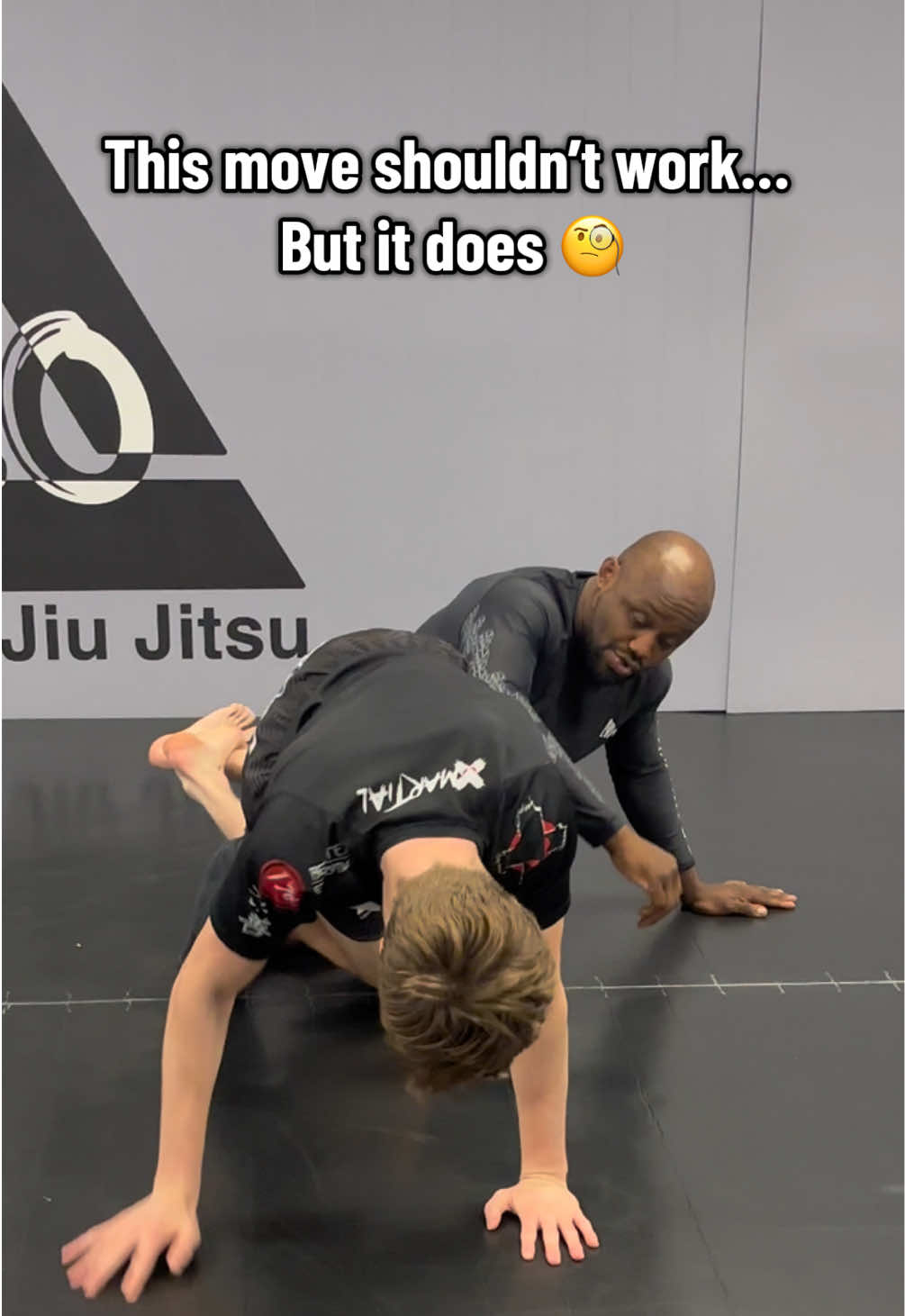 This move shouldn’t work.. but it does 🧐 #jiujitsugrappling #bjjtechnique #fyp #thefunkywrestler #UFC 