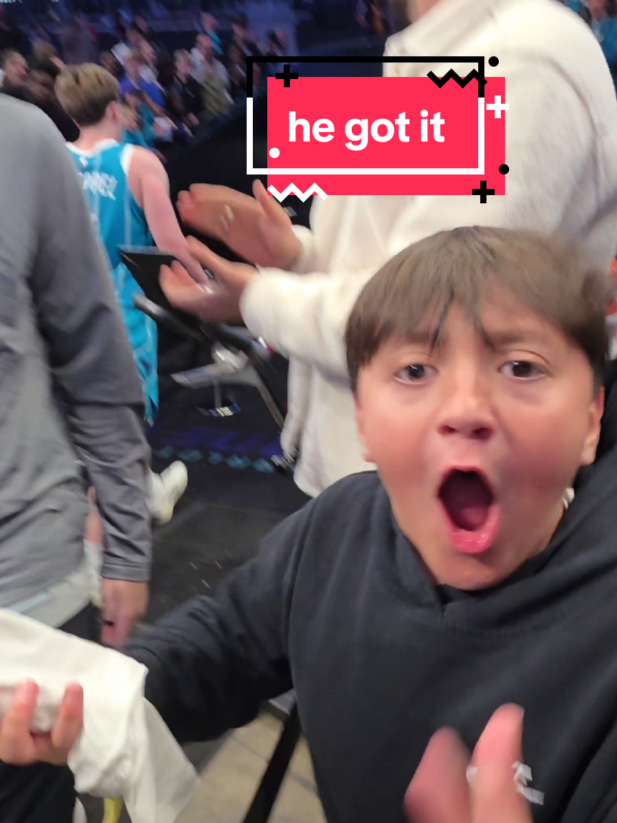 He got Miles Bridges arm sleeve 😆 #hornets #Lakers #milesbridges #armsleeve @Charlotte Hornets 