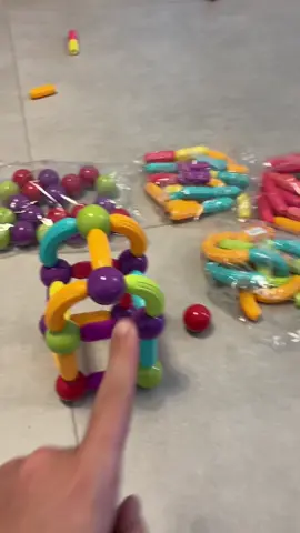 Brinquedo de montar blocos magnéticos #tiktokshopblackfridaybr #blocosmagneticos #blocosmagneticoseducativos 