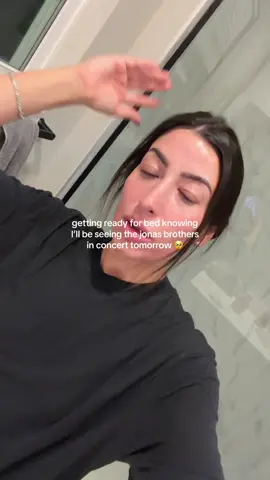 one more sleep!!!!!! see you tomorrow ❤️ @Jonas Brothers @joejonas @Nick Jonas @Kevin Jonas  #jonasbrothers #jonasbrothersconcert #concerts #grwmforbed 