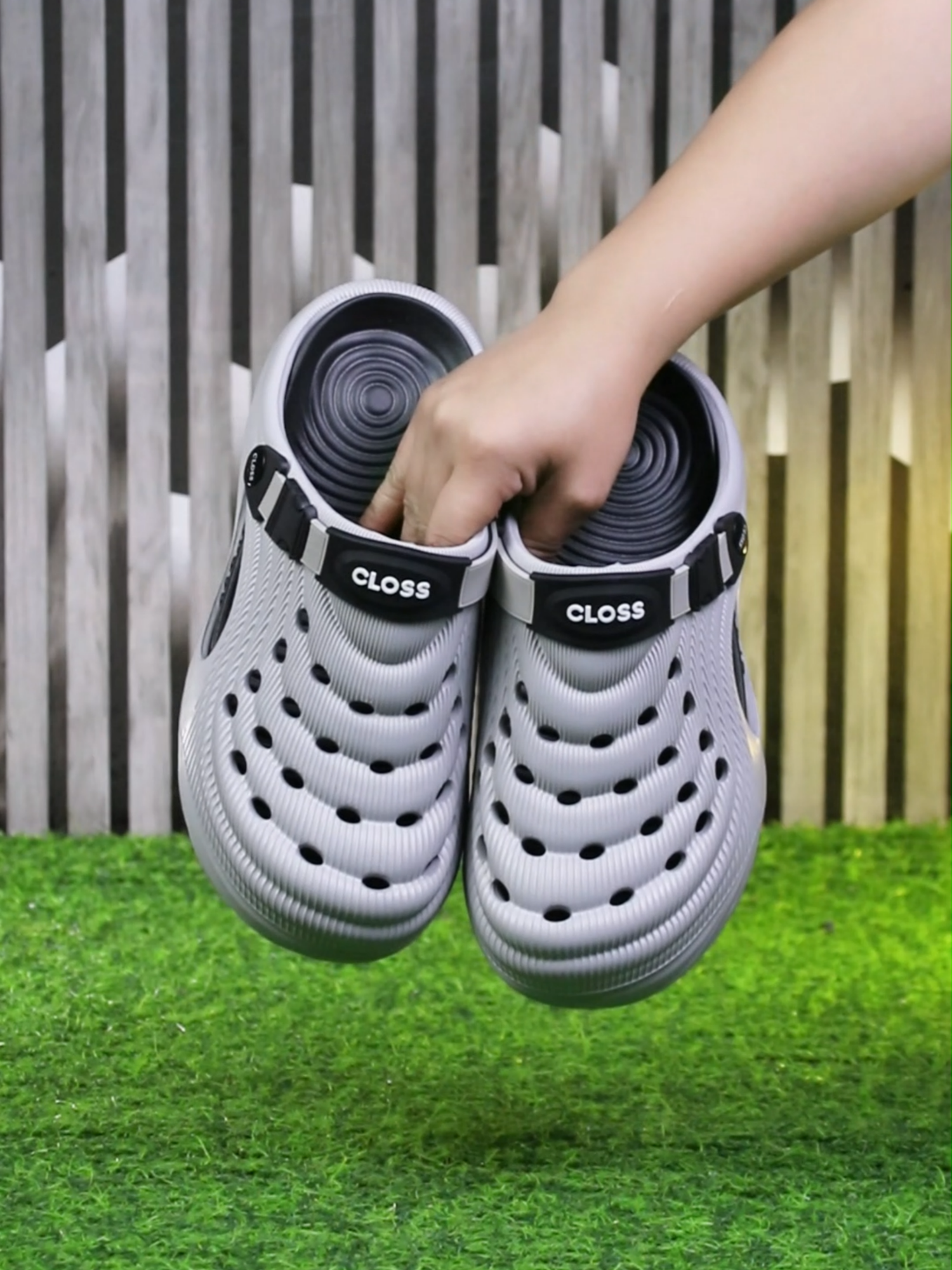 11.11 BIG PAMASKO SALE! Sulit na, comfy pa 😎 All-season dual-use clogs for men 💥 #1111Sale #BigPamaskoSale #MensStyle #tiktokshop11bigpamasko #TikTokMadeMeBuyIt #fyp #ShopNow #CLOSSPH #OOTD #BestSeller