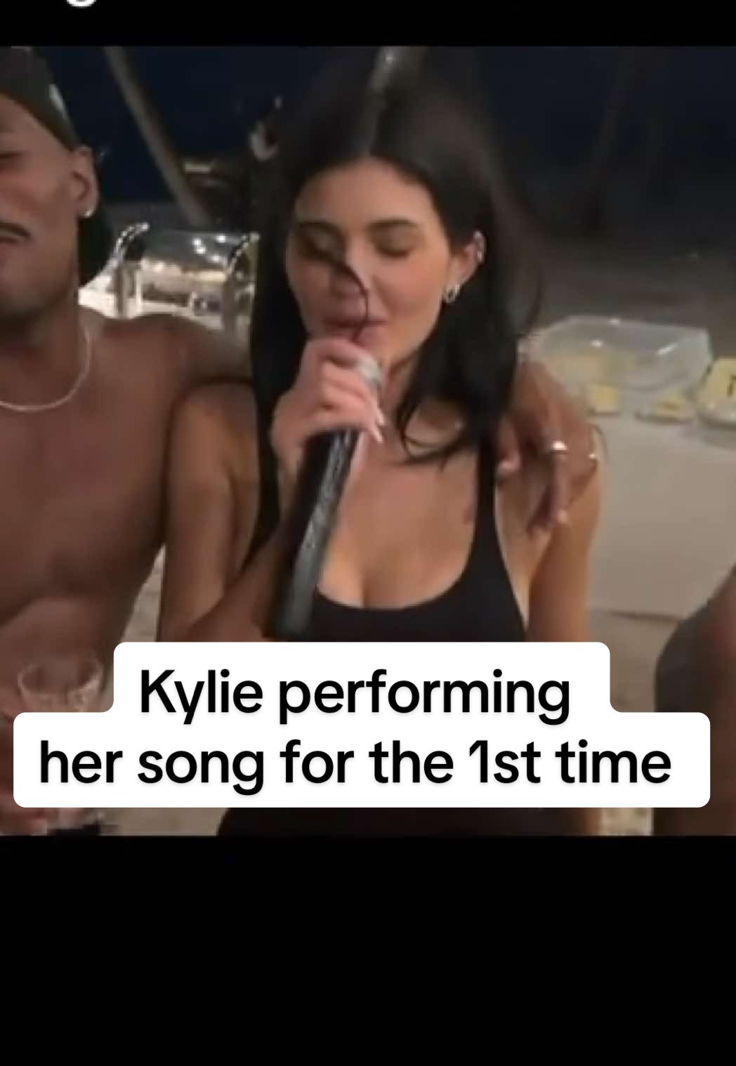 I love her sm hahahahahha she’s so fun. Kylie performing her song!!!😤 #kyliejenner #kardashian #kardashians #thekardashians 