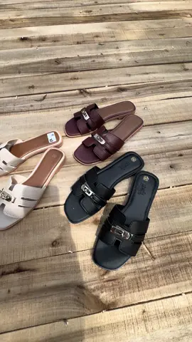 E xả 150k 2 đôi freeship  c nào mua ib e nhé #dép #déphm 