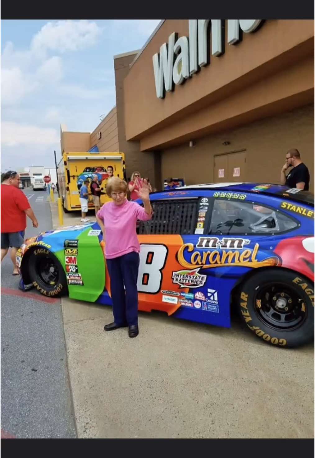 I've been shown multiple posts regarding #group7 so I'm happy to say, Hello! 👋  And along with that, here's some of my favorite people that I do the things that I do for or, at least try my best #bhfyp #family #holidays #NASCAR #capcut 