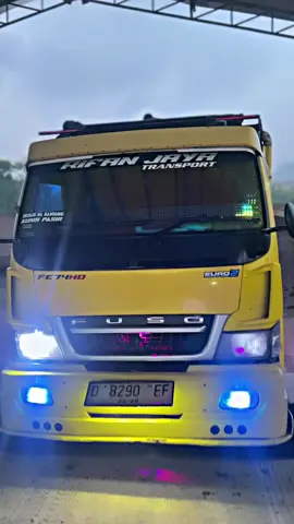 Montitor bu bos @Deulisra 😬 #fyp #viral #rifanjayatransport #cantermaniaindonesia #supirtruck 
