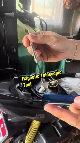Replying to @Trafalgar yes bossing kuha yan kahit pag sa engine kaya neto👌🛵🚗 #magnetictool #tool #tools #motorcyclerepair #motorcyclelife 