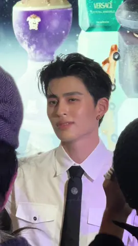 MAIN WINK MATA LAKKKK 😭🫵🏻#PondxVersaceFragrancesMY #ppnaravit 