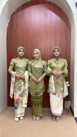 #kebaya #kebayamodern #kebayajanggan #kebayawisuda #bajulebaran 