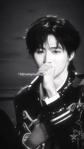 “有人来，有人走…而我，依然在这里守护那名叫朱志鑫的光。 ” “Có người đến, có người đi… còn mình, vẫn ở đây bảo vệ ánh sáng mang tên Chu Chí Hâm “💛💛#朱志鑫 #xh #zhuzhixin #chuchiham #xuhuongtiktok #