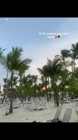 Aquí acaba una etapa más de nuestra vida en la primaria, se quedará los buenos momentos y no tan buenos momentos pero en fin la primaria nos enseña cosas increíbles disfruten lo más que puedan porque esta etapa ya no se repite gracias por todo primaria!!❤️‍🩹✨#prom25🎓 #graduados2025🎓💗 #xyzcba #videoviral 