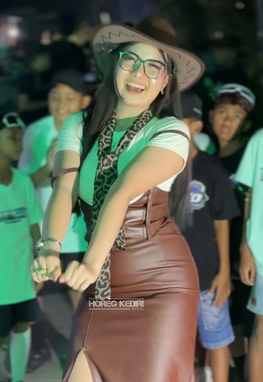 gampingan gank🤩🔥💃 @soviiaaaaaa_ @AWD AUDIO PRODUCTION @Great_Visual #karnavalbendungankudujombang #fyp #dancer #karnavalsoundsystem #awdaudiojombang 