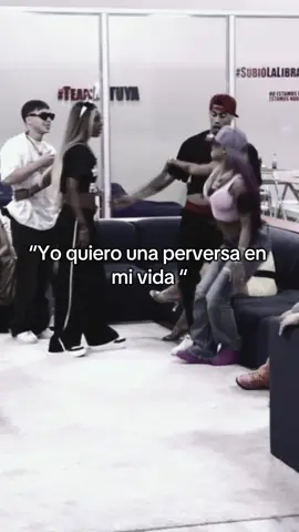 Defendiendo a su marido @Michael Florees 🤎🦍 #santiagomatias #michaelflores #laperversa #alofokeradioshowtiktok #teamperversa 