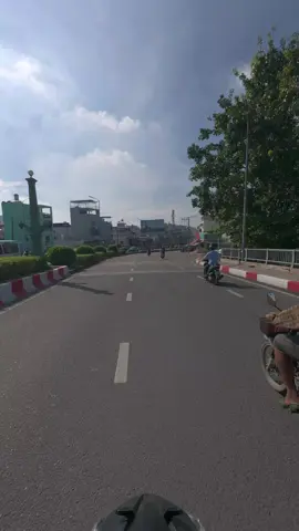 Ai sợ , nhát thì ở yên 1 chỗ Ai can đảm thì đi thử biết thêm đường để xào chẻ khi cần thiết nhé !  #đườngtắt #kẹtxe #giaothong #quận8 