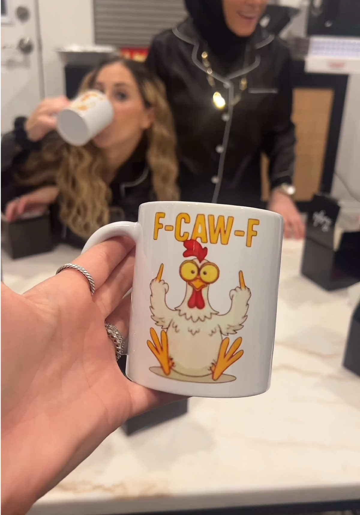 This is your sign to do a gift exchange w your besties 🎁👯🫶🏻 #giftexchange #fyp #friendsgiving #giftidea #fungame @mirnack @Yolla @LaylaMakki @Nadeane Nasser @Fatmeh Issa Elkhechen @target @TJ Maxx @sephora @Ulta Beauty 