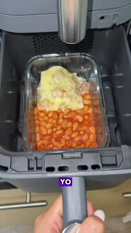 Macros with sourdough the 350 cals, 42p, 40c, 4f 😌 swap out the tuna for any protein of your choice or add a sunny side up egg on top to complete it 😛 #highproteinbreakfast #highprotein #breakfastideas #EasyRecipe 