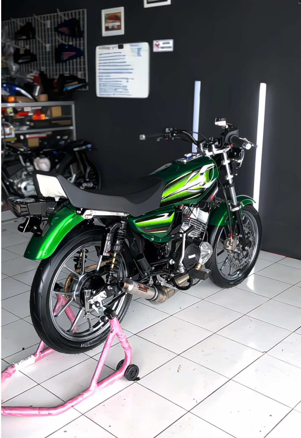 Gacor Ketua 🔥 Rx king style Bandung pesenan Bos Widi 👑 #masjoo135cc #rxkingindonesia #rxkinghedon #rxking #rxkingnusantara 