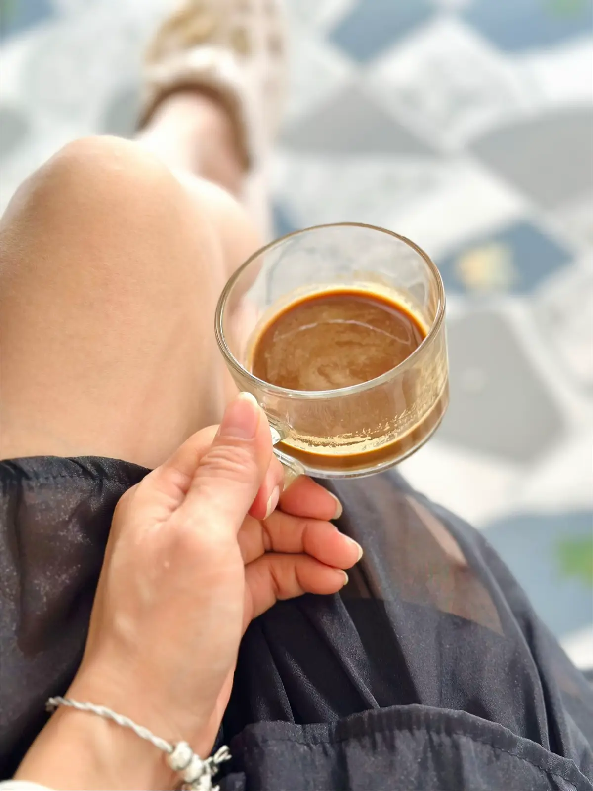 Thêm chút đường cà phê có ngọt? Thêm chút tình mình có thuộc về nhau?