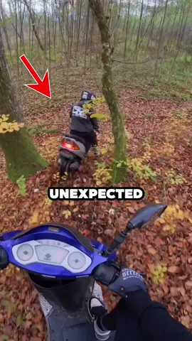 @zippy._.sm Mopeds Weren’t Meant for This 😳🛵🔥 #extremesports #offroad #moped #offroadadventure #offroading 