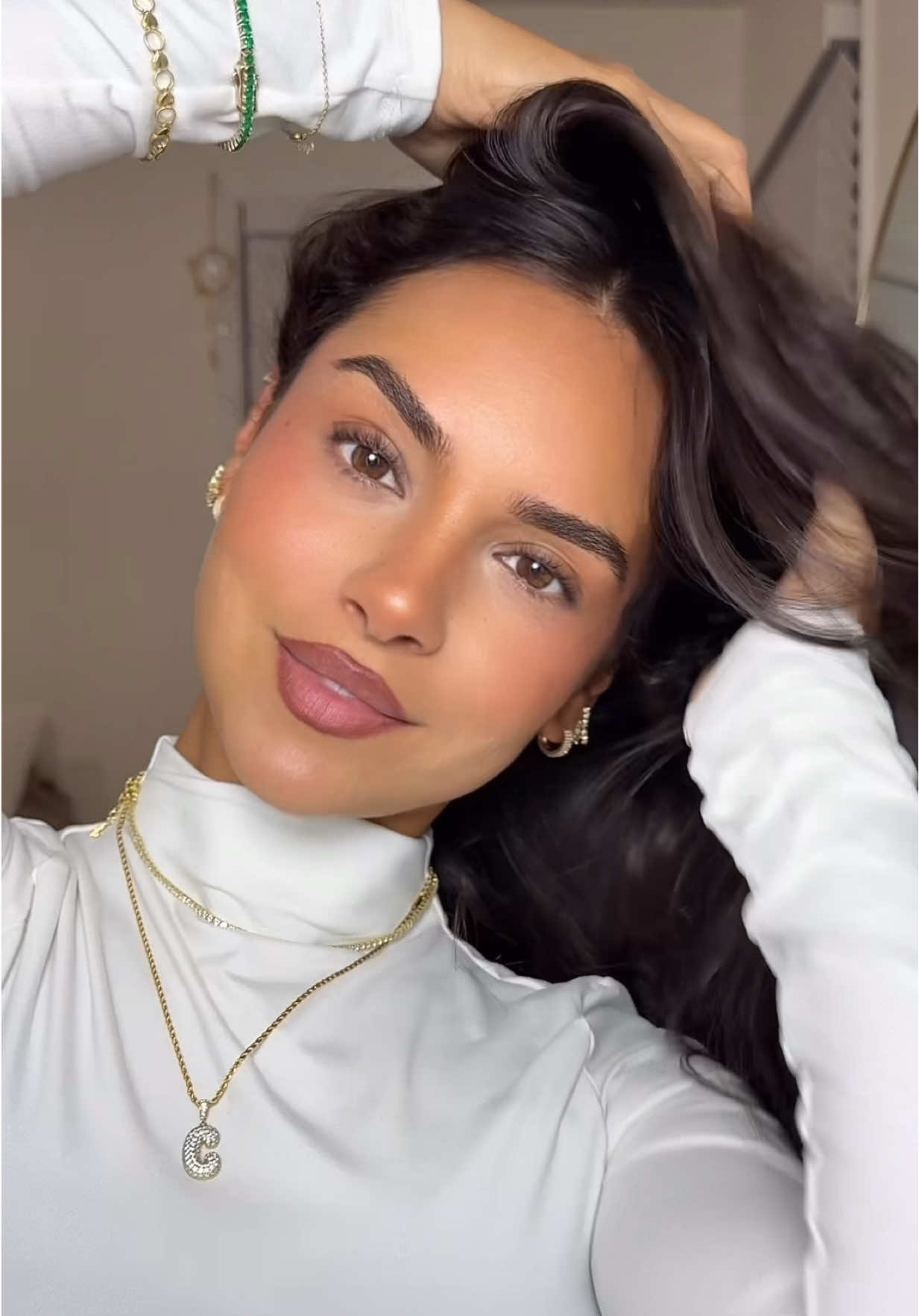 an earring stack you need in your life ✨🤞🏼🫱🏼‍🫲🏻🤎 #jewelry #earring #earringstack #jewelrytok #grwm 