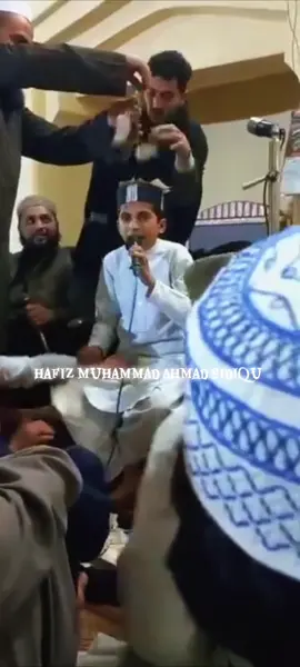 یہ نعت سن کر کس نعت خواں کی یاد آئی ہے کمینٹ میں بتائیں 🌹🌹🫶🫶🥰🥰 #حافظ۔محمد۔احمد۔صدیقی۔علیپوری #HafizMuhammadAhmadSidiqu #viraaaaal #foryoupage❤️❤️ #madinasharif @Muzammail Umar 545 