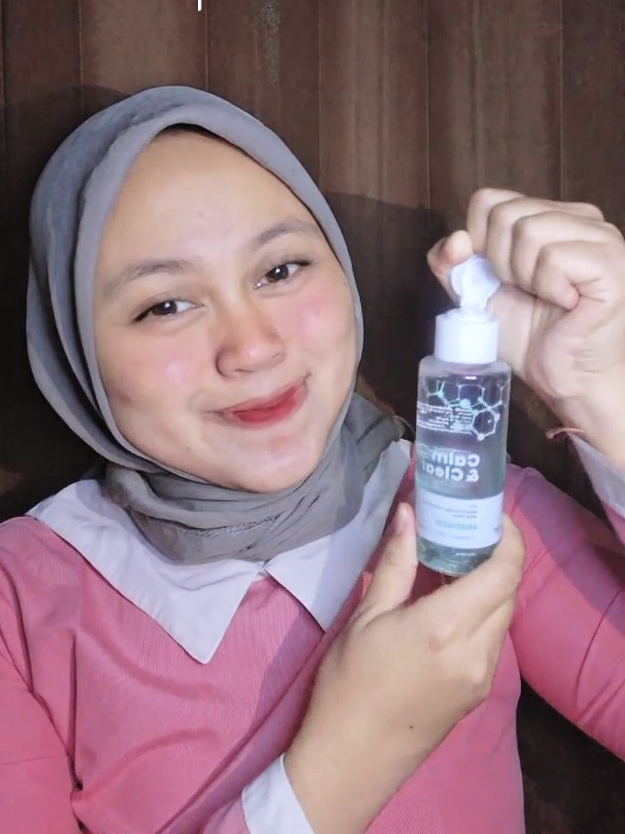 cuma sekali Usap loh ini , udah bisa angkat sisa2 kotoran dan makeup sampe ke akar-akar nya 😱😎🔥 @lumiwhiteofficialshop  #cumasekaliusap #oneswipetocalmandclear #micellarwaterlumiwhite #effortlessglow #calmandclearskin 