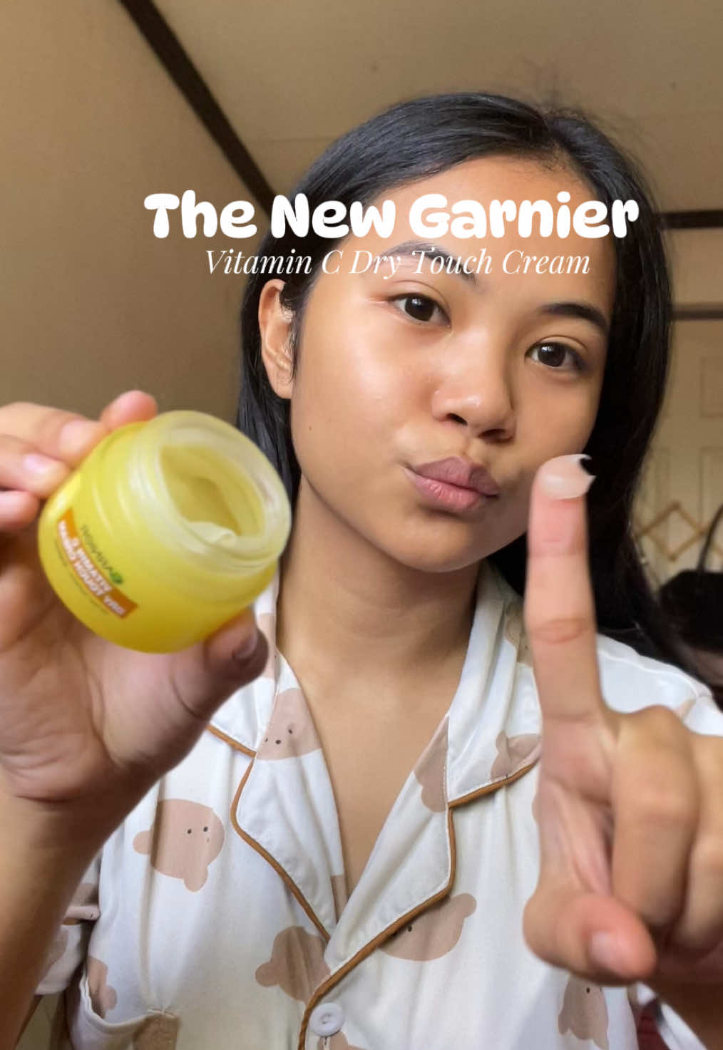 I love this vitamin C Cream and I use it every morning✨@garnierph #garnier #drytouchcream #vitaminccream #garnierskincare 