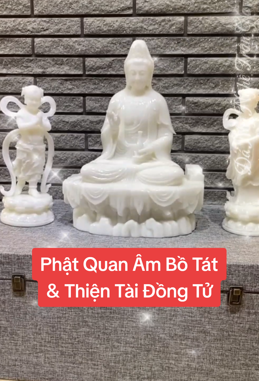 Ngài Quán Âm Bồ Tát – lòng từ bi vô lượng, Thiện Tài Đồng Tử – biểu tượng của trí tuệ cầu học không ngừng. Một người soi sáng, một người tìm đạo, hợp lại là con đường trở về an yên🙏 #phatquantheam #thientaibongtu #tuongphatda #adidaphat #phuocduyenlanh 