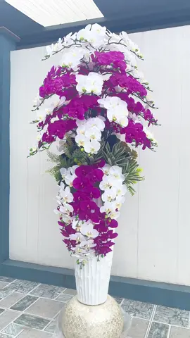 Tác phẩm 1,68 mét cắm tròn đều 