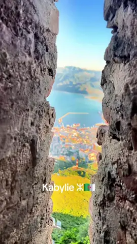 Discover Kabylie – the heart of Amazigh ⵣ culture! 🇩🇿 Hidden between the mountains and the sea, Kabylie is one of the most beautiful regions of Algeria — proud, free, and full of soul. From the lively streets of Tizi Ouzou to the turquoise shores of Béjaïa (Vgayet), every corner breathes tradition, poetry, and resistance. 🌄🌊 Kabylie is also the land of engaged voices — like Lounès Matoub , Idir and Aït Menguellet, legendary Amazigh singers whose words fight for identity, freedom, and justice. 🎶 Their music isn’t just art — it’s the heartbeat of an entire people.  #Kabylie #TiziOuzou #Bejaia #algeria #algerie🇩🇿 