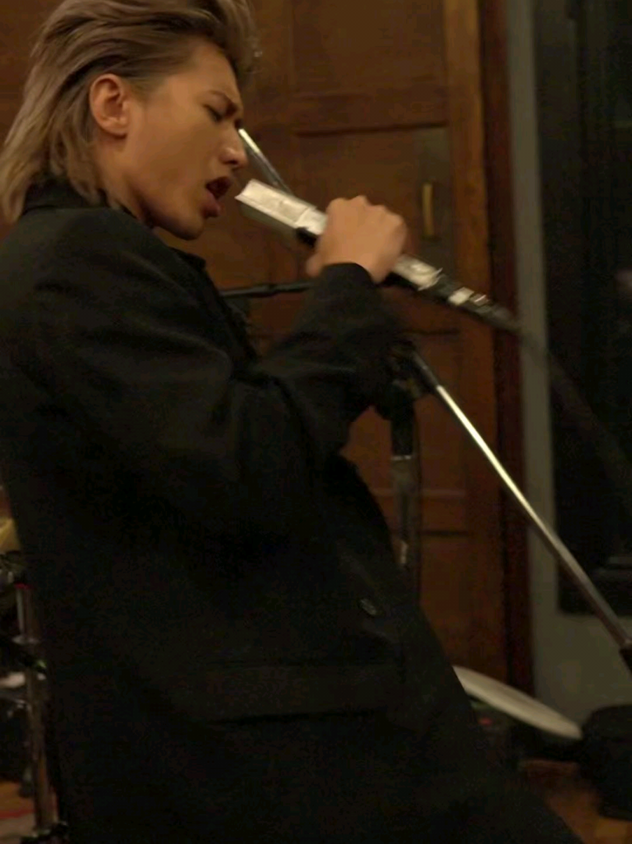 live from the studio. 🎙️ #WhataDay #KUN