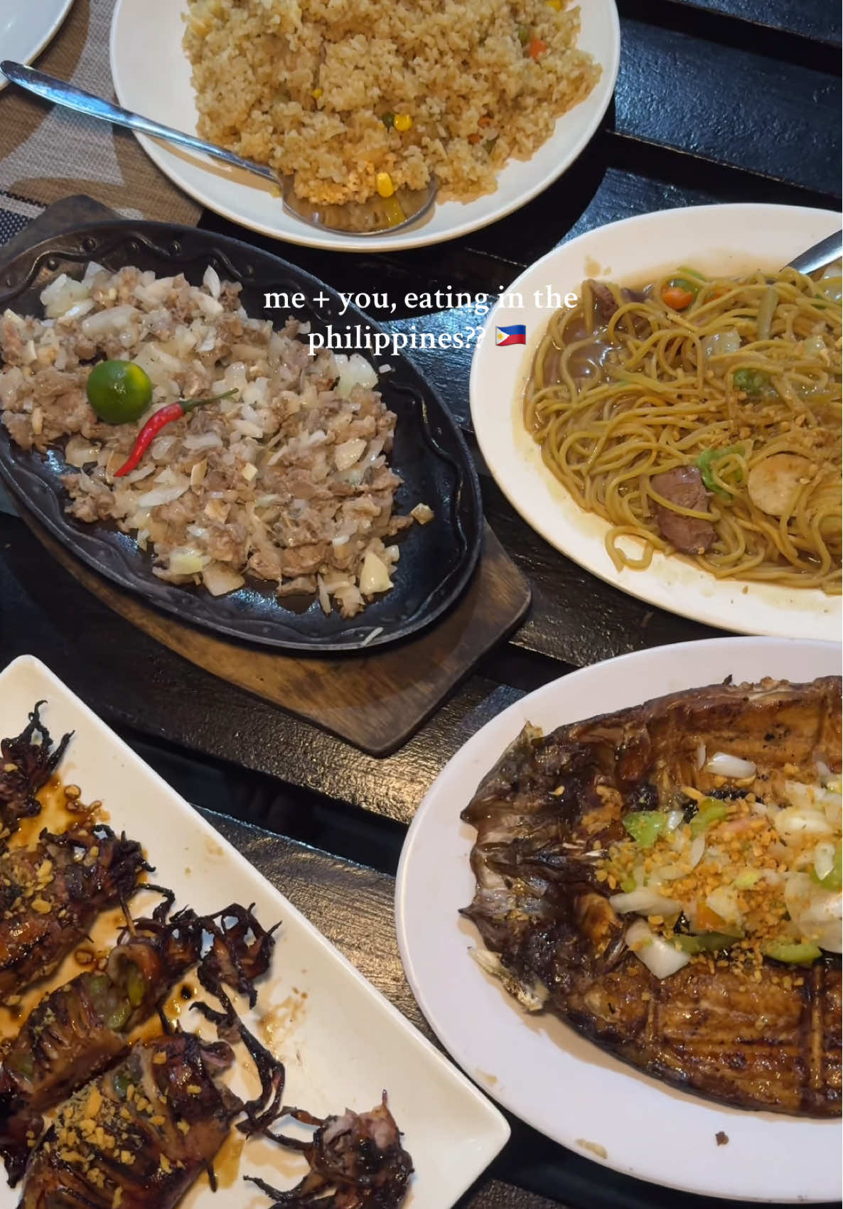 me + you, philippines??? 👀 did you spot your fav food?? 🇵🇭 #filipinostreetfood #filipinofood #lovephilippines #philippinestravel #manginasal 