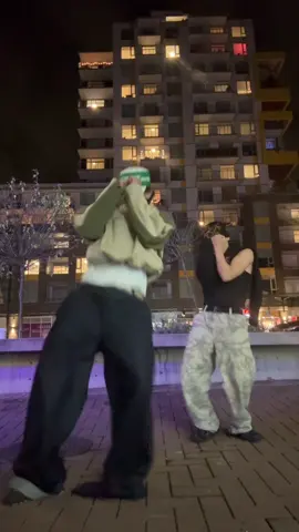 TWINNN  (Dc) @James  @Will Widner  #dance #fyp #vancouver #duos 