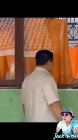 @prabowo intip wapres yg lgi hermain main dgn anak SD #persiden #prabowo #gibran 