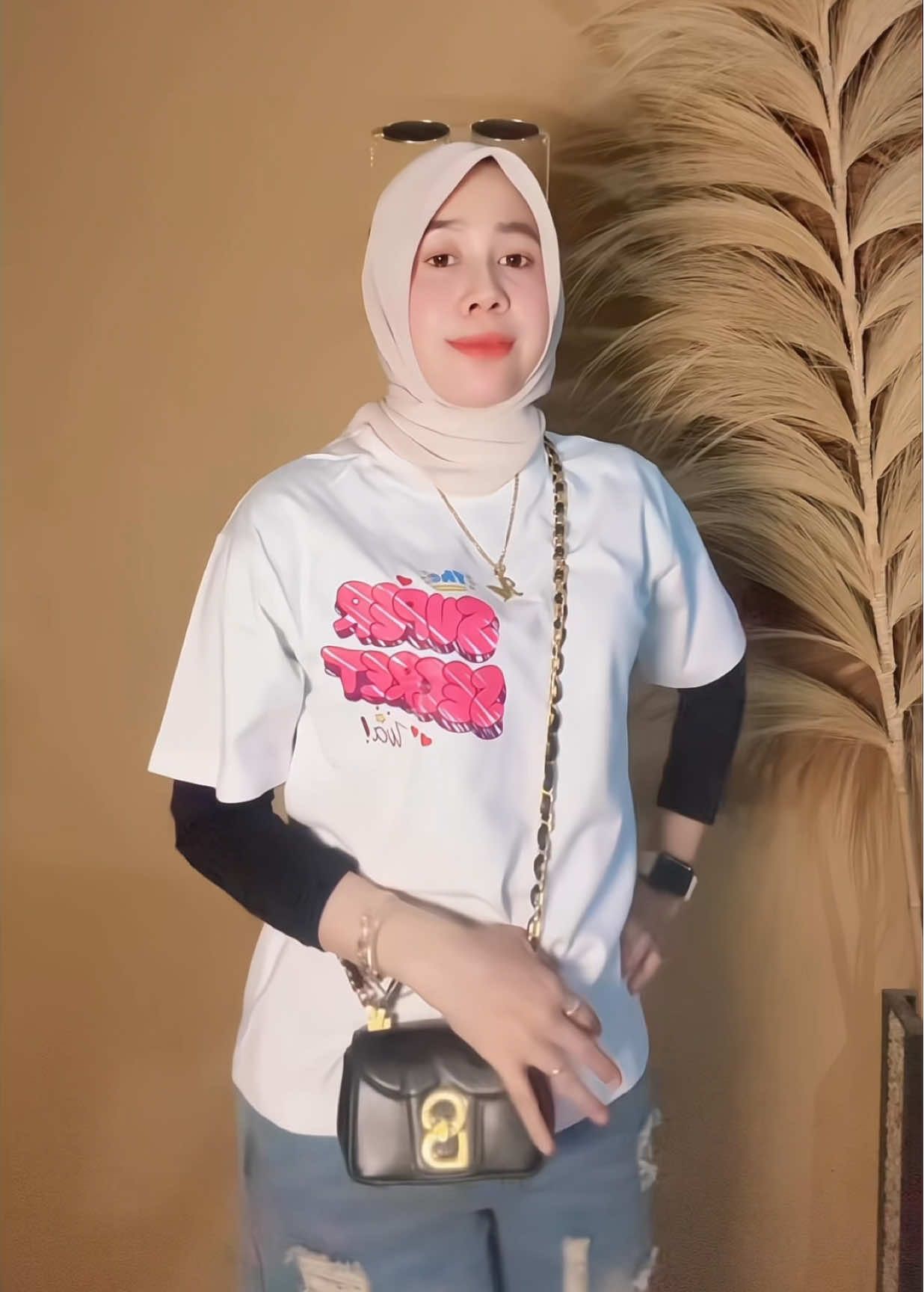 Masih belum bisa move on dengan kaos yg modelan seperti ini…. #kaosoversize 