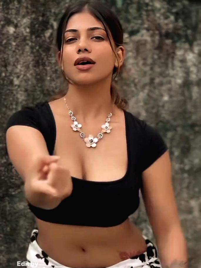 beauty of Nethmi Sathsarani 🤩🥶#creatorsearchinsights #srilankaactress #fyp #beauty #nethmisathsarani 