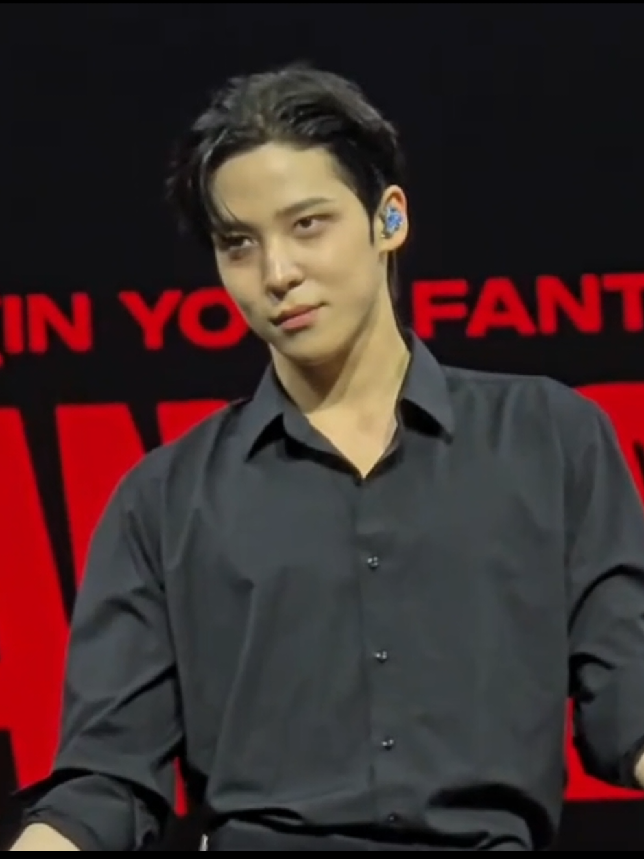 bring this HAIRSTYLE BACK on him pls he looks so daddy #yunho #jeongyunho #ateez #kpop #fyp 