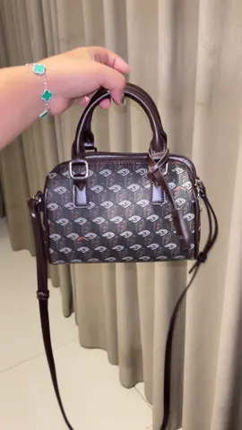 🤎🤎 #tascantik #taswanita #tasselempang #handbag 