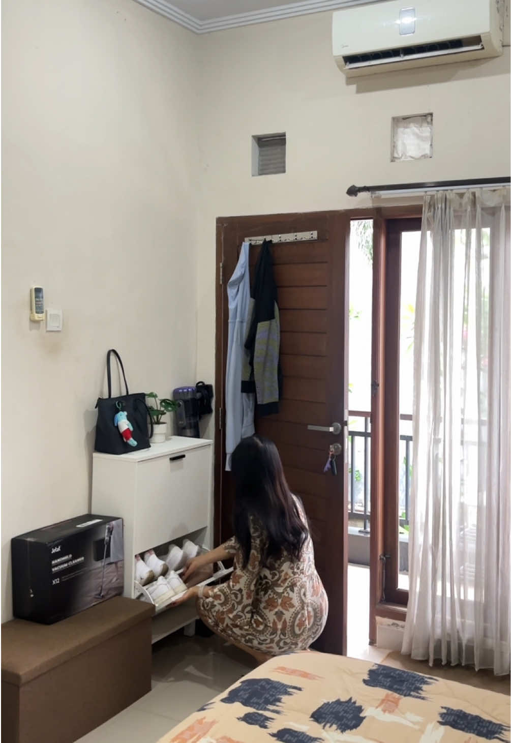 rutinitas budak korporate yah begini🤫😩 @azarinecosmetic #rutinitasanakrantau #anakkost #pazbuatkulitmu #smartSPFchoice #sunscreenazarine 