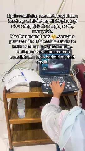 Kau harus terlahir sehat dan sempurna nak.. takdirmu harus bahagia… #bumil #usg #bumilhappy #pregnant #masyaallahtabarakkallah 