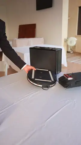 קולמוס, דיו, גיד לתפירה – אלה הכלים. כל אות נכתבת ביד, לשם קדושת ספר תורה. שליחות שאני זוכה אליה בכל יום מחדש #ספרתורה #תפילין #מזוזה 