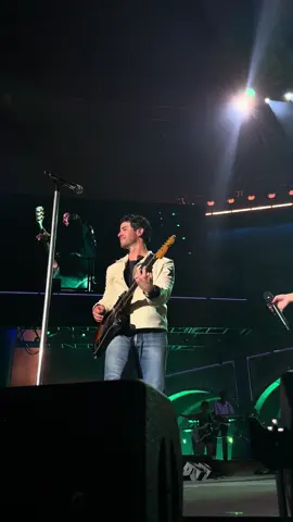 fly with me w Kelsea Ballerini #jonasbrothers #jonasbrothersconcert #kelseaballerini 