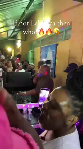 @Leehleza #southafricatiktok🇿🇦 #fyp #fypシ゚viral #amapianodance I got a chance to see him Yhoo he’s such a vibe ✨😩🔥🔥