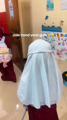 Trend kebaya merah❌   Rok merah ✅ #trend #kebayamerah 