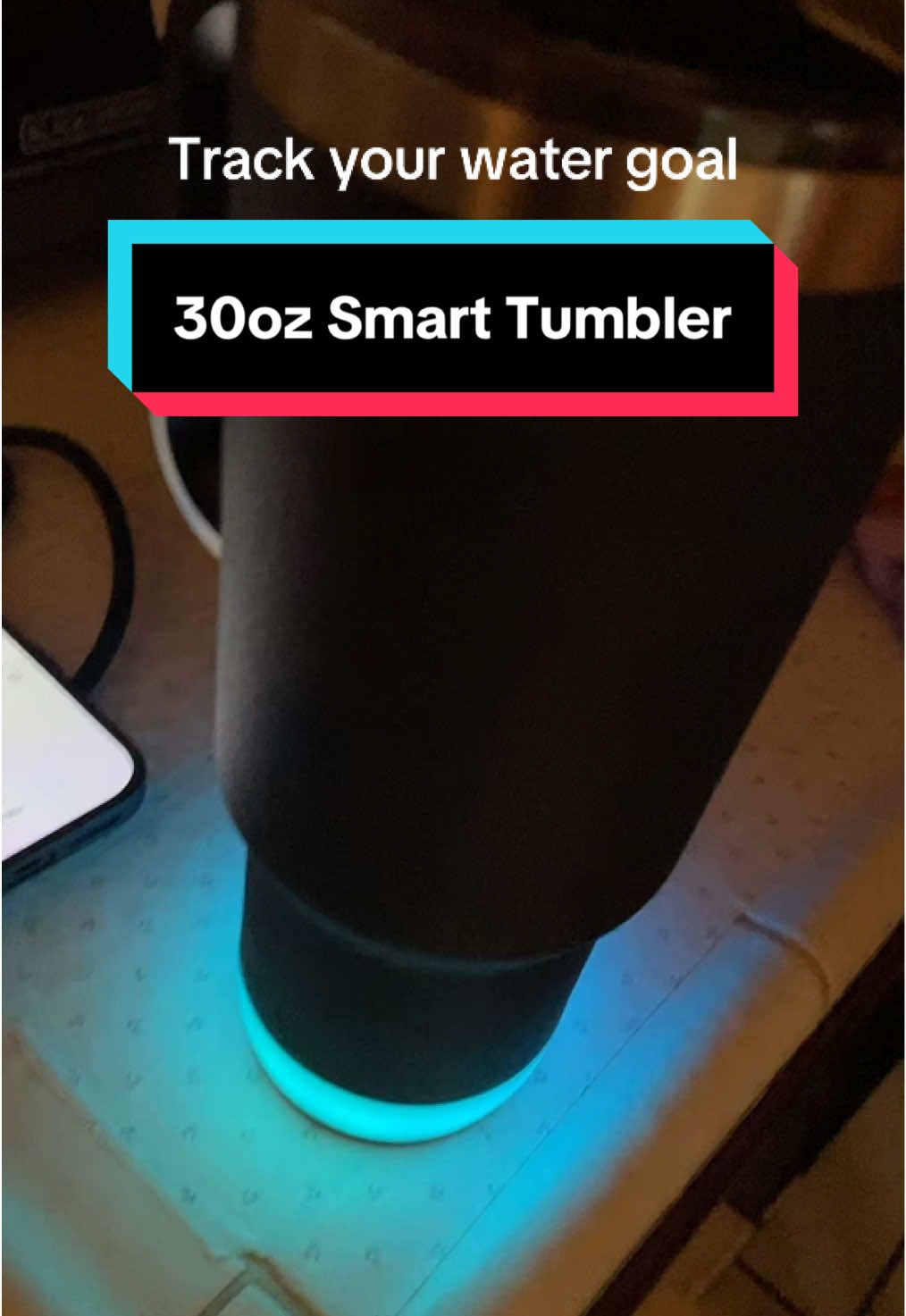 Track how much water you’re drinking with this smart tumbler! Perfect xmas gift idea #smartwaterbottle #smarttumbler #smartcup #30oztumbler #tumblercups 