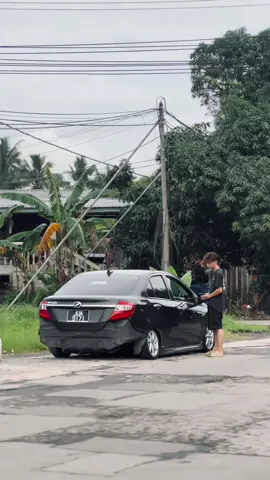 kalau bgini bole fyp ka😂#fyp #airsuspension #borneostyle #sabahancrew_fams #slammed @ɴᴀᴅᴊᴋx cip🫡