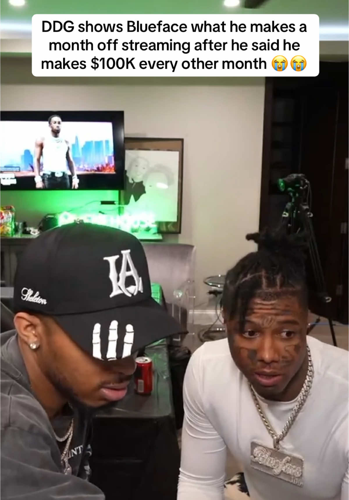 DDG shows Blueface what he makes a month off streaming after he said he makes $100K every other month 😭😭 #ddg #blueface 