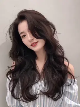 Kiểu tóc này không chỉ hợp mặt – mà còn hợp luôn tính cách của cô ấy #uốntóc #xoănthượnghải #fyp #xuhuongtiktok #trending 