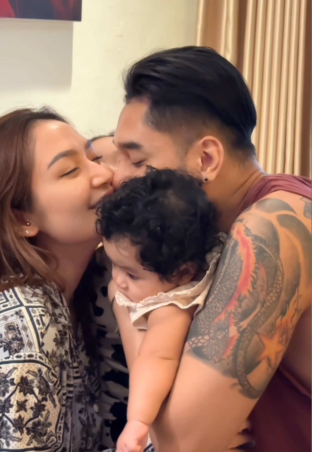 Selamat ulang tahun istriku ❤️❤️ Terima kasih sudah menjadi rumah yang paling nyaman untuk aku, terimakasih sudah menjadi sahabat, istri, dan ibu terbaik untuk anak anaku.. Semoga Allah selalu melimpahkan kesehatan, kebahagiaan, rezeki dan keberkahan buat kamu..  We love you mommy ❤️❤️❤️❤️   