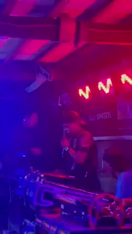 Iringi diri sendiri.                                 Nyanyi lagu sendiri🥀🥀#lewatberanda #fypシ #bugissulawesi 