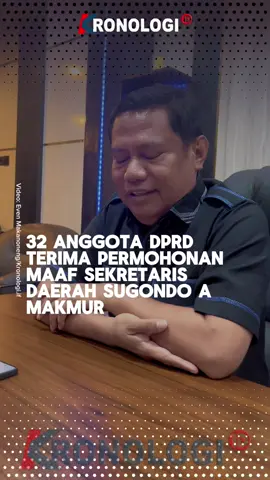 Wakil Ketua I DPRD Kabupaten Gorontalo Roman Nasaru menyampaikan 32 Anggota DPRD telah menerima permintaan maaf Sekretaris Daerah Kabupaten Gorontalo Sugondo A Makmur. Seperti diketahui, rapat pembahasan KUA-PPAS APBD 2026 antara Badan Anggaran DPRD dengan TAPD Kabupaten Gorontalo berlangsung tegang dan panas. Momen yang jarang terlihat tersebut terjadi ditengah rapat pembahasan anggaran pada Selasa 4 November 2025. Anggota Badan Anggaran DPRD menyoroti gaya komunikasi Sekretaris Daerah Kabupaten Gorontalo Sugondo A Makmur. Mereka menyebut Sugondo sulit untuk diajak komunikasi melalui telepon oleh sejumlah anggota dewan. Sekretaris Daerah Kabupaten Gorontalo, Sugondo A Makmur menjelaskan, dia bukan menolak atau menghindari komunikasi dengan para Anggota Badan Anggaran DPRD. Namun, ia menegaskan tidak ingin membahas persoalan anggaran melalui sambungan telepon. “Sejak awal saya sudah sampaikan, komunikasi itu jangan dibangun lewat telepon, karena ini sangat berbahaya,” kata Sugondo. #romannasaru #dprd #dewan #kabupatengorontalo #dprdkabupatengorontalo 